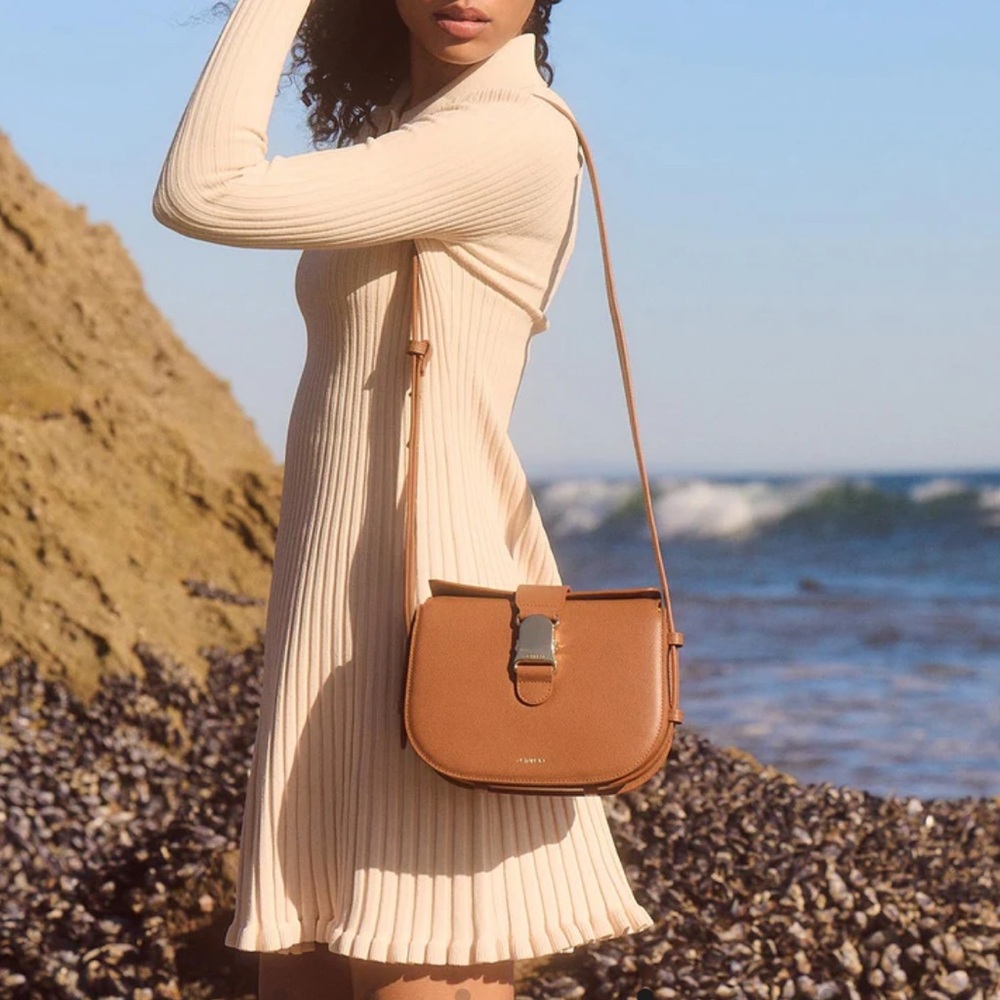 NWT Senreve Cadence Crossbody in pebbled chestnut with gold hardware - Picture 8 of 12